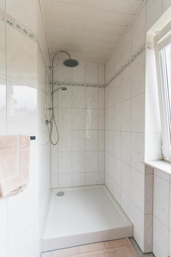 Appartment In Den Weinbergen Bei Mainz - Mit 2X Doppelzimmern, 1X Grosses Wohnzimmer, Bad & Kueche Stadecken-Elsheim Εξωτερικό φωτογραφία