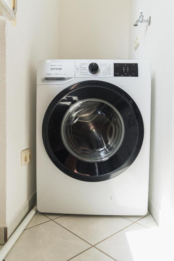 Appartment In Den Weinbergen Bei Mainz - Mit 2X Doppelzimmern, 1X Grosses Wohnzimmer, Bad & Kueche Stadecken-Elsheim Εξωτερικό φωτογραφία